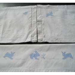 Draps anciens pour bébé, lin brodé