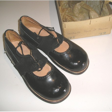 Chaussures anciennes enfant années 30 Rita de Limoges,
