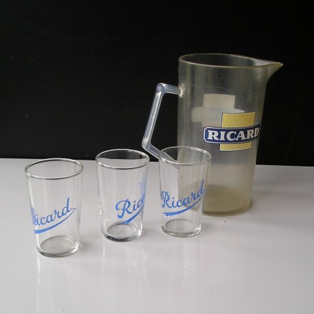 3 petits verres Ricard et pichet plastique,vintage 