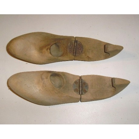 Formes à chaussures anciennes, articulées