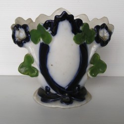 Vase ancien bleu et blanc, kitch