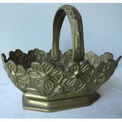 Panier en cuire ou bronze sculpté