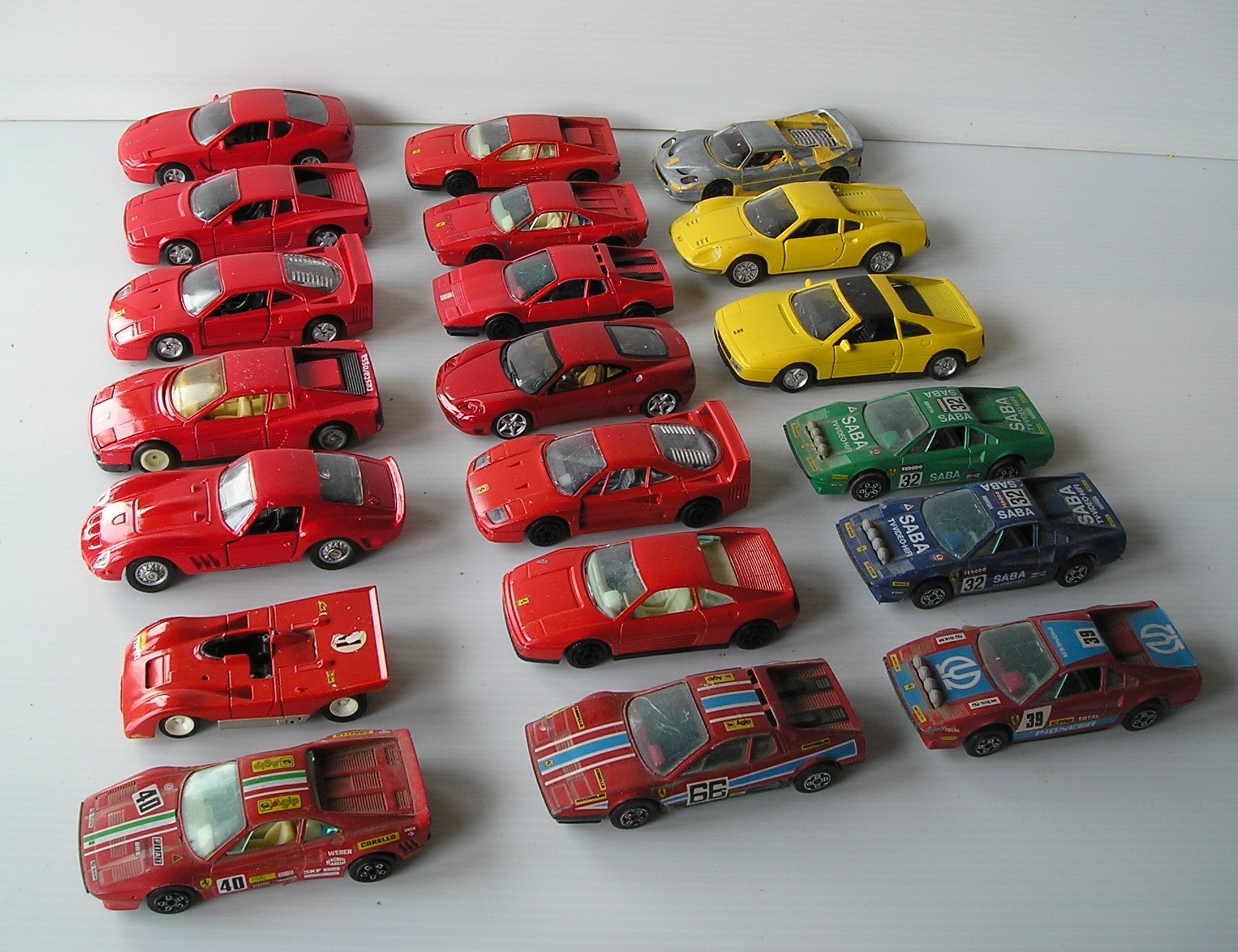 voiture burago ferrari