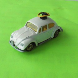  VW COCCINELLE 1300 saloon volant GORGI TOYS