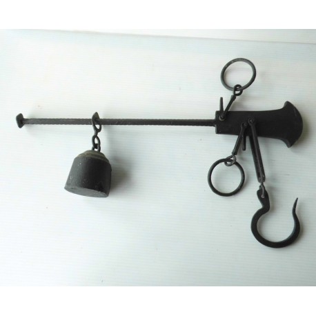 Ancienne balance romaine, peson, fonte 42cm (2)