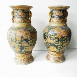 2 vases asiatiques anciens en céramique hauteur 35cm, poids chacun 2.5kg 