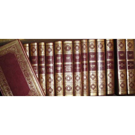 Livres de collection : 19 volumes VICTOR HUGO 