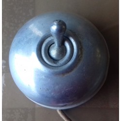 Interrupteur en alu, matériel électrique ancien