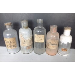 5 Bouteilles-bocaux anciens de pharmacie mi  XXème B