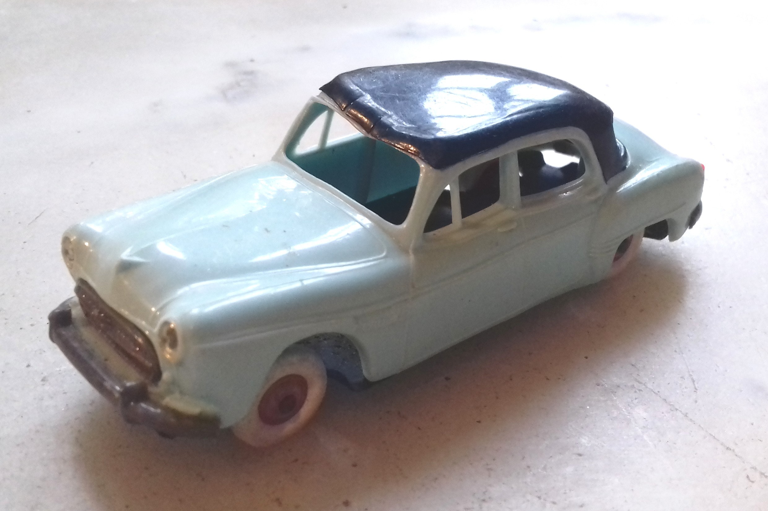 Renault Frégate 1959 Capri Blue 1:18