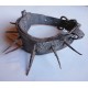 Collier à clous ancien, chien loup