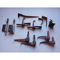 LOT de 4 paires de gonds anciens, forgés