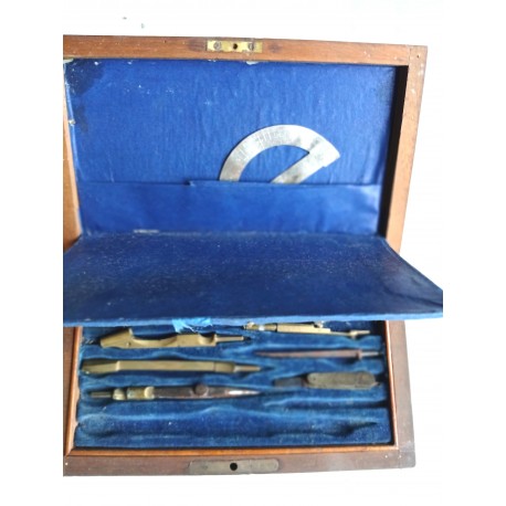 Trousse en bois boite à compas, ancienne.