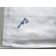 Boite de 3 mouchoirs monogrammés F.43x43cm, neufs