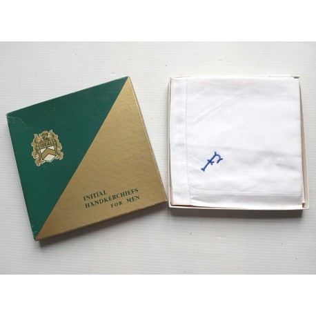 Boite de 3 mouchoirs monogrammés F.43x43cm, neufs