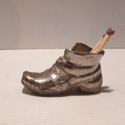 Petite bottine en métal (je pense du bronze), 8cm