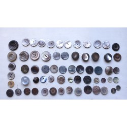 LOT de 60 boutons  nacrés anciens , mercerie