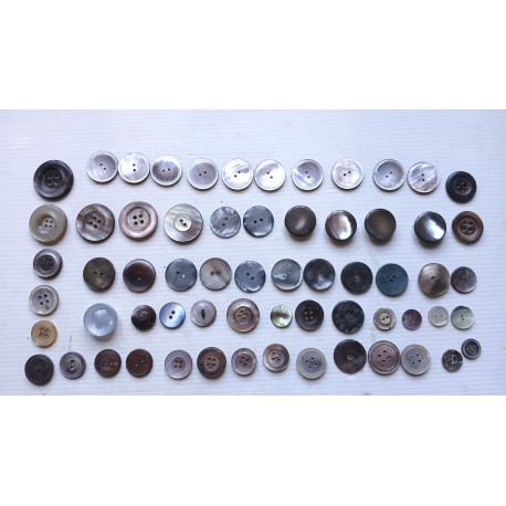 LOT de 60 boutons  nacrés anciens , mercerie