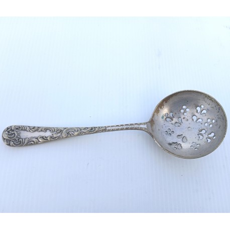 Cuiller à baies, ciselée