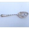 Cuiller plate ciselée