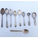 LOT de 8 petites cuillers différentes