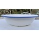 Bassine en tôle émaillée blanche, liseret bleu