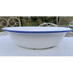 Bassine en tôle émaillée blanche, liseret bleu