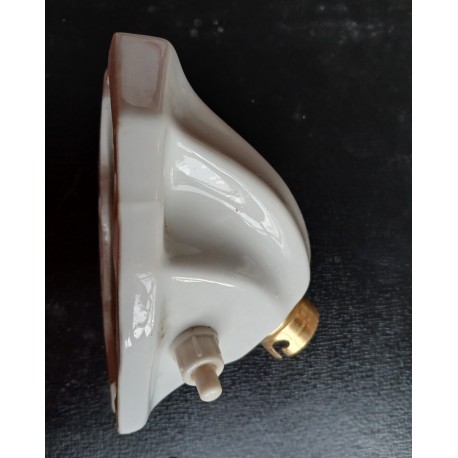 Applique ancienne en porcelaine blanche, avec interrupteur 12x8cm