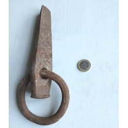 Gros anneau d'attache ancien et coin 18cm