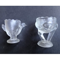 2 anciens coquetiers en verre épais poule et pélican marabout