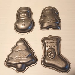 Moules de Noël  anciens en fer, neufs  pour cuisine ou déco