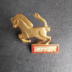Pin's  cheval FERRARI