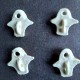 Petits boutons en porcelaine, anciens