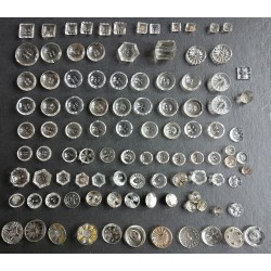 LOT de ~100 boutons en verre