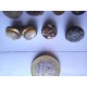 LOT de 90 boutons-bjoux anciens , noirs , dorés, strass,10mm, mercerie (lot 2)