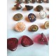 LOT de 90 boutons-bjoux anciens , noirs , dorés, strass,10mm, mercerie (lot 2)