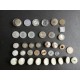 Lot(s) de boutons anciens blancs