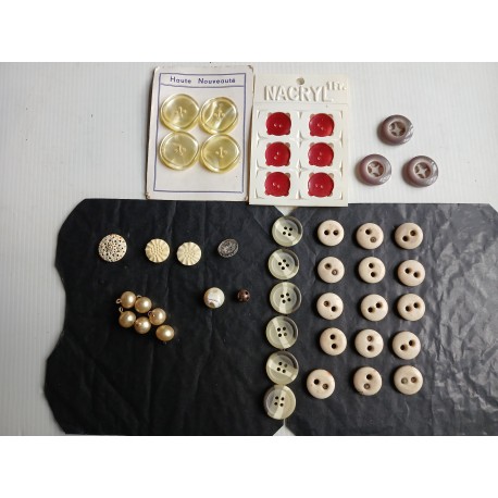 LOT de 40 boutons anciens VINTAGE