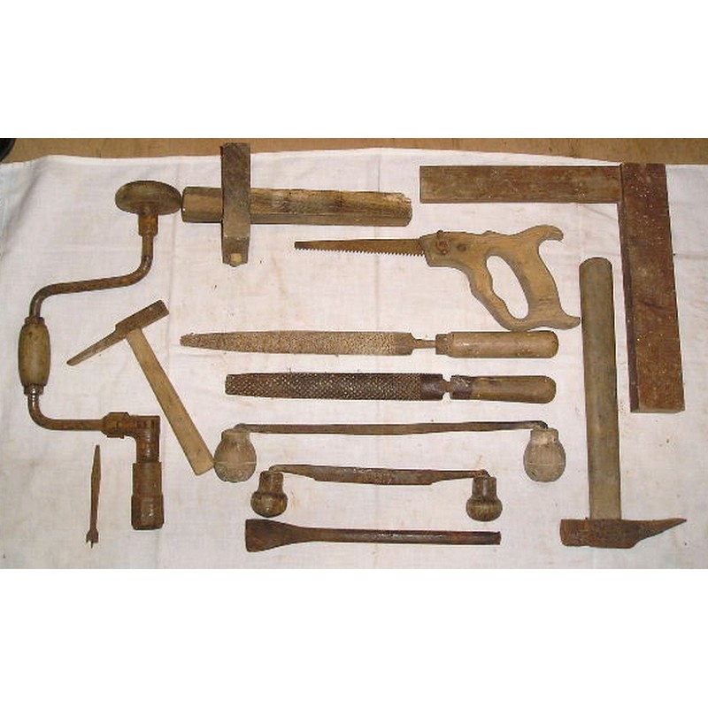 Lot de 11 outils anciens pour bois-sabotier, menuisier - Broc23
