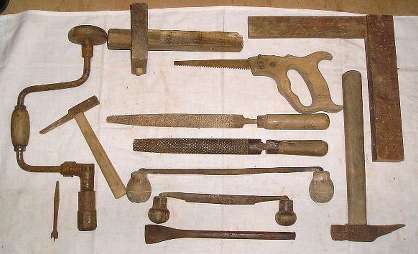 Lot d'outils anciens à bois - Broc23
