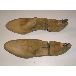 Formes à chaussures anciennes, articulées  