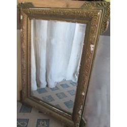 Miroir ancien bois et platre doré , à restaurer